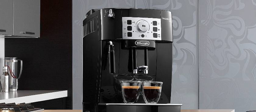 Mașina de cafea DeLonghi Magnifica S